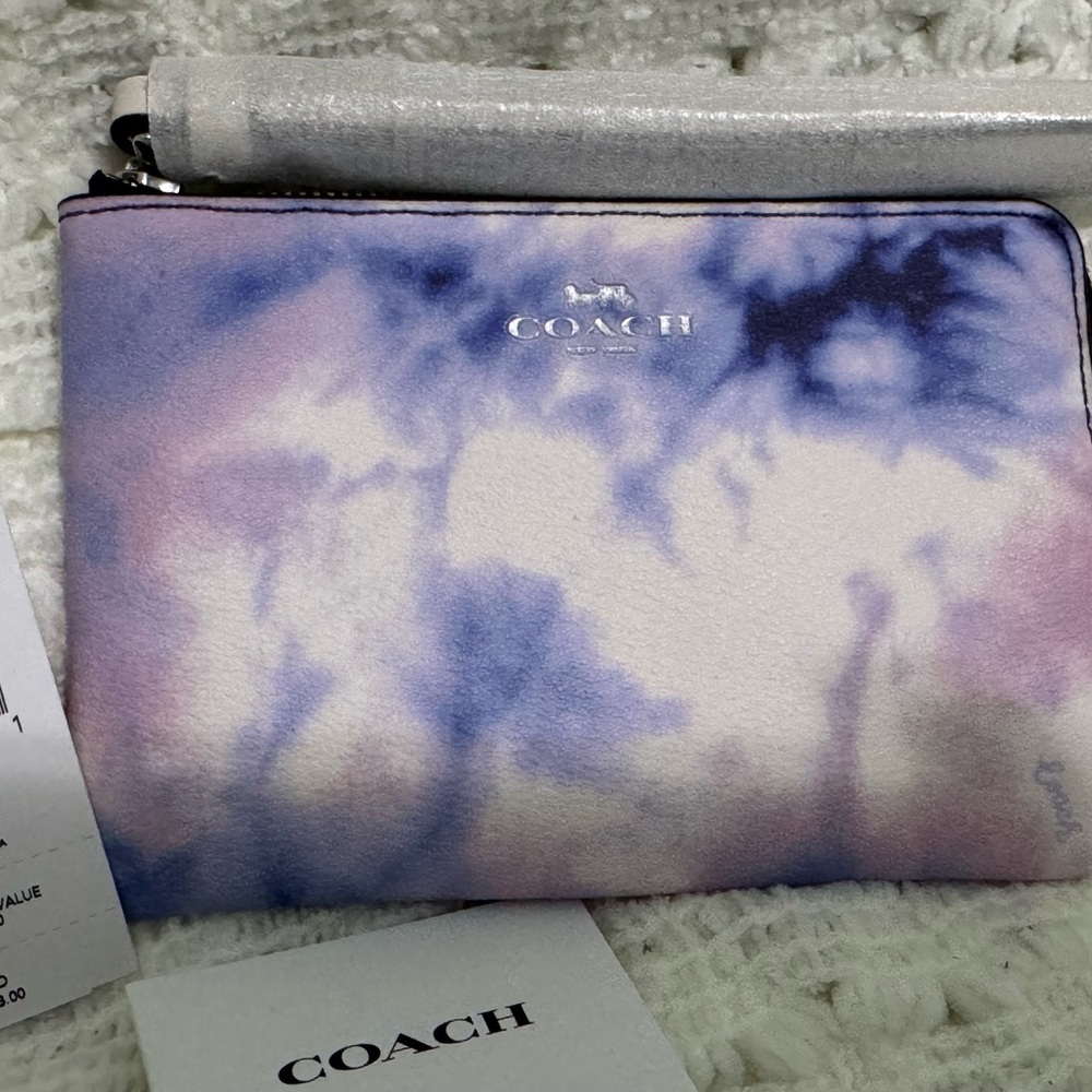 Corner Zip Wristlet With Tie Dye Print